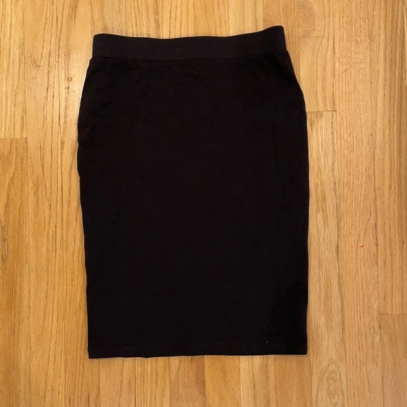 Forever 21 Dresses & Skirts - NWOT Forever 21 black high waisted pencil skirt